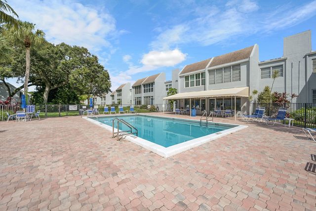 2340 SW 22nd Avenue 306, Delray Beach, FL 33445