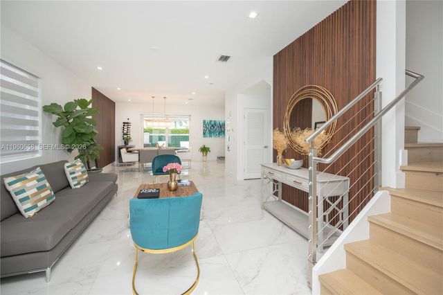 10366 NW 68th Ter, Doral, FL 33178