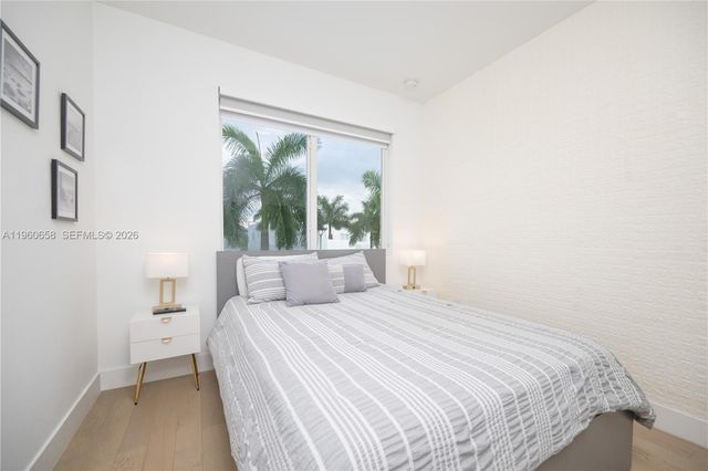 10366 NW 68th Ter, Doral, FL 33178