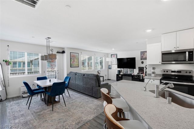 7870 Aurora Sky Street 1, North Las Vegas, NV 89084