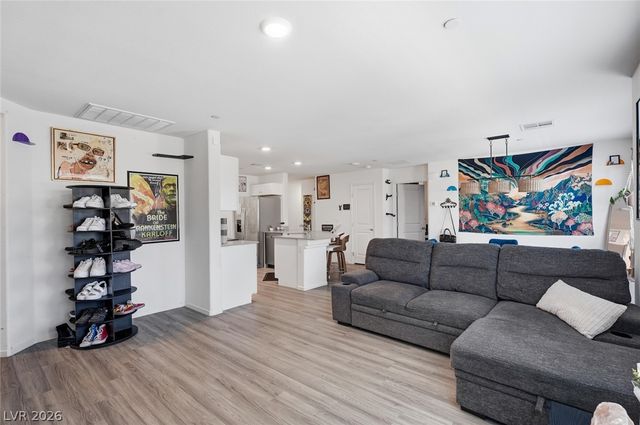 7870 Aurora Sky Street 1, North Las Vegas, NV 89084