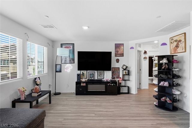 7870 Aurora Sky Street 1, North Las Vegas, NV 89084