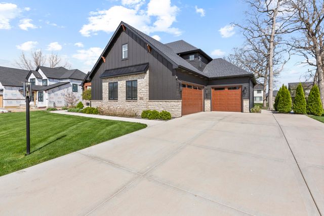 9609 Tall Grass Trail, St. John, IN 46373