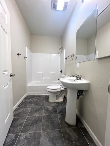 820 Ruby Allen St, Rockport, TX 78382