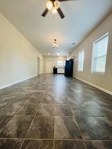 820 Ruby Allen St, Rockport, TX 78382