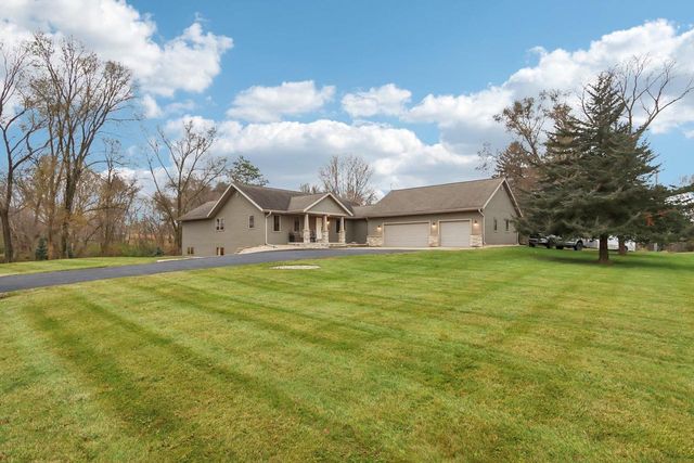 N1639 Fjord Circle, Prairie Du Sac, WI 53578