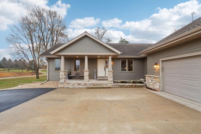 N1639 Fjord Circle, Prairie Du Sac, WI 53578