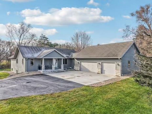 N1639 Fjord Circle, Prairie Du Sac, WI 53578