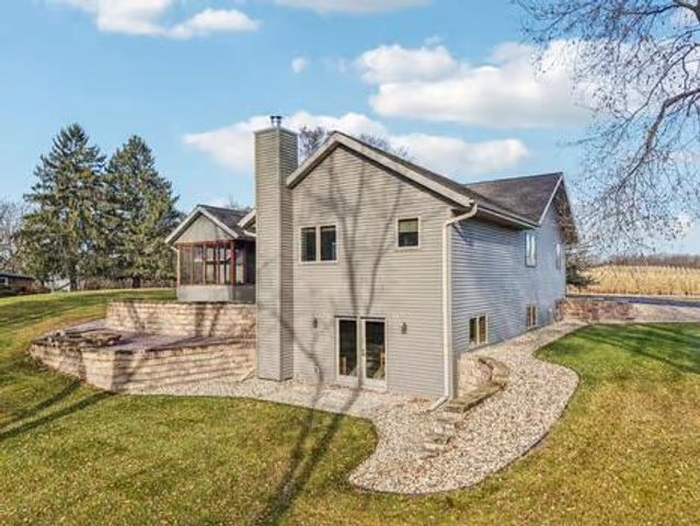 N1639 Fjord Circle, Prairie Du Sac, WI 53578
