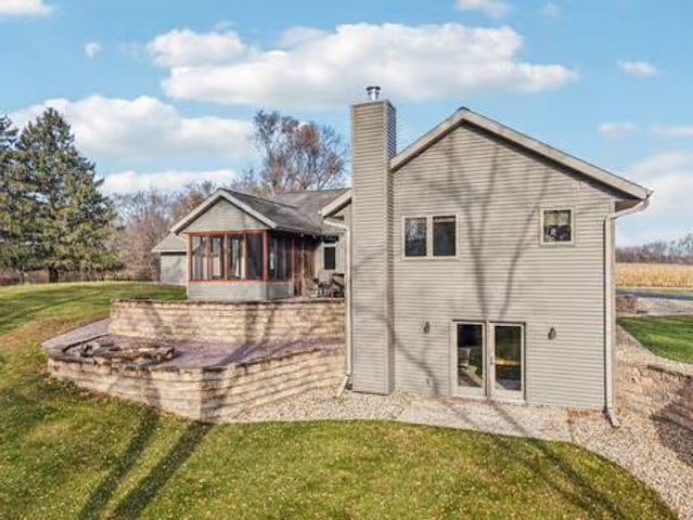 N1639 Fjord Circle, Prairie Du Sac, WI 53578