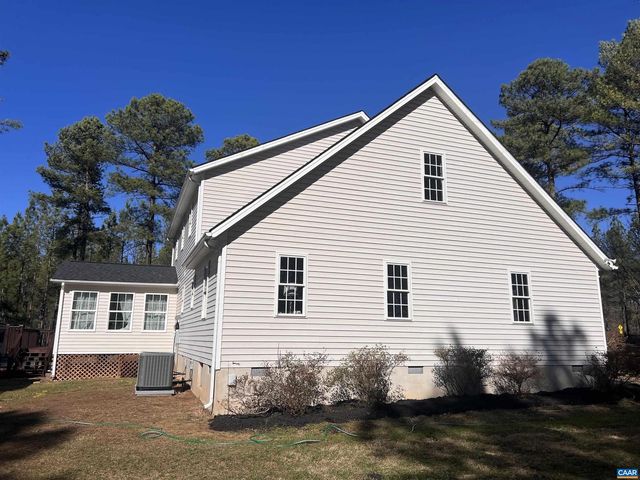 651 KENTS MILL RD, Louisa, VA 23093