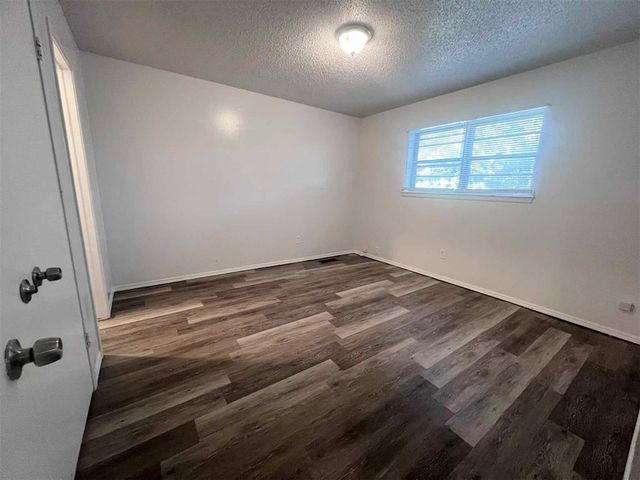 413 Meadow Lake Drive, Edmond, OK 73003