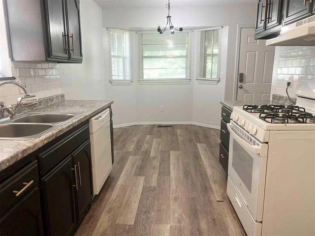 413 Meadow Lake Drive, Edmond, OK 73003