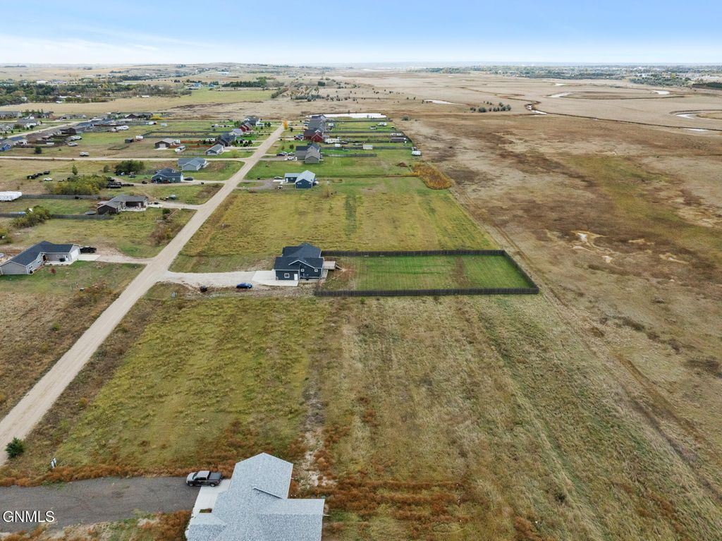 5489 Matthew Avenue, Williston, ND 58801 photo 10