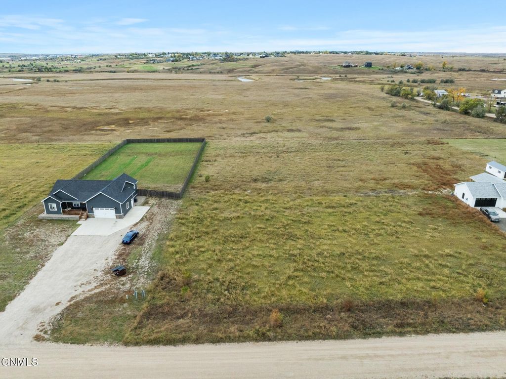 5489 Matthew Avenue, Williston, ND 58801 photo 15