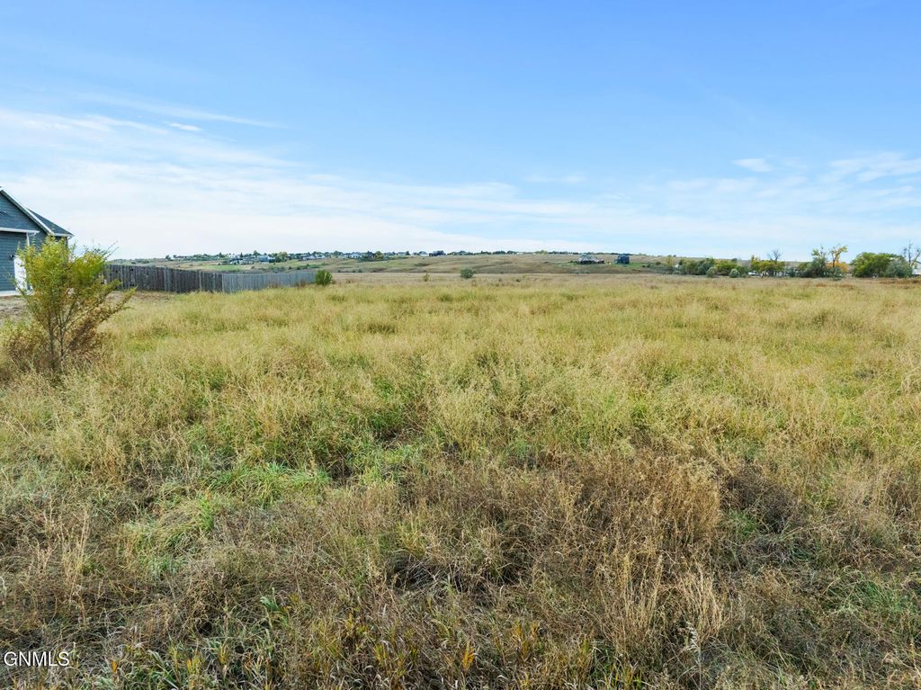 5489 Matthew Avenue, Williston, ND 58801 photo 17