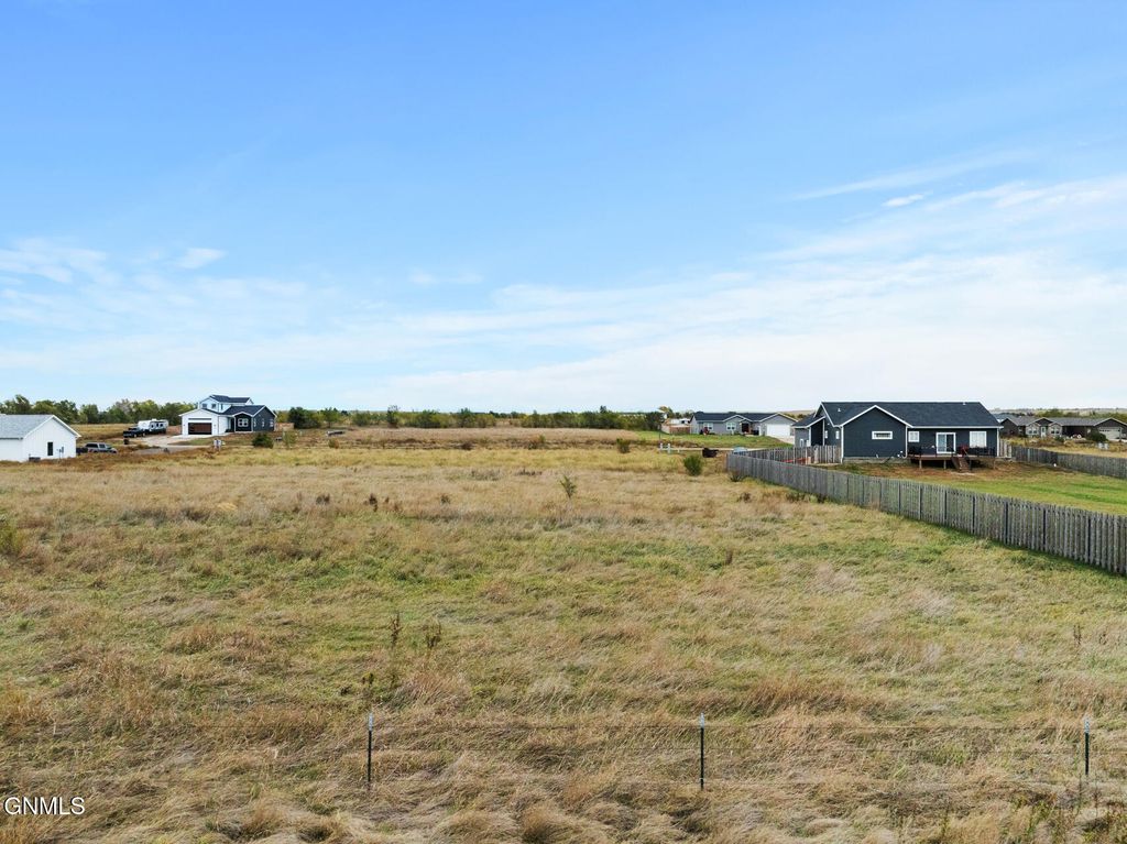 5489 Matthew Avenue, Williston, ND 58801 photo 18