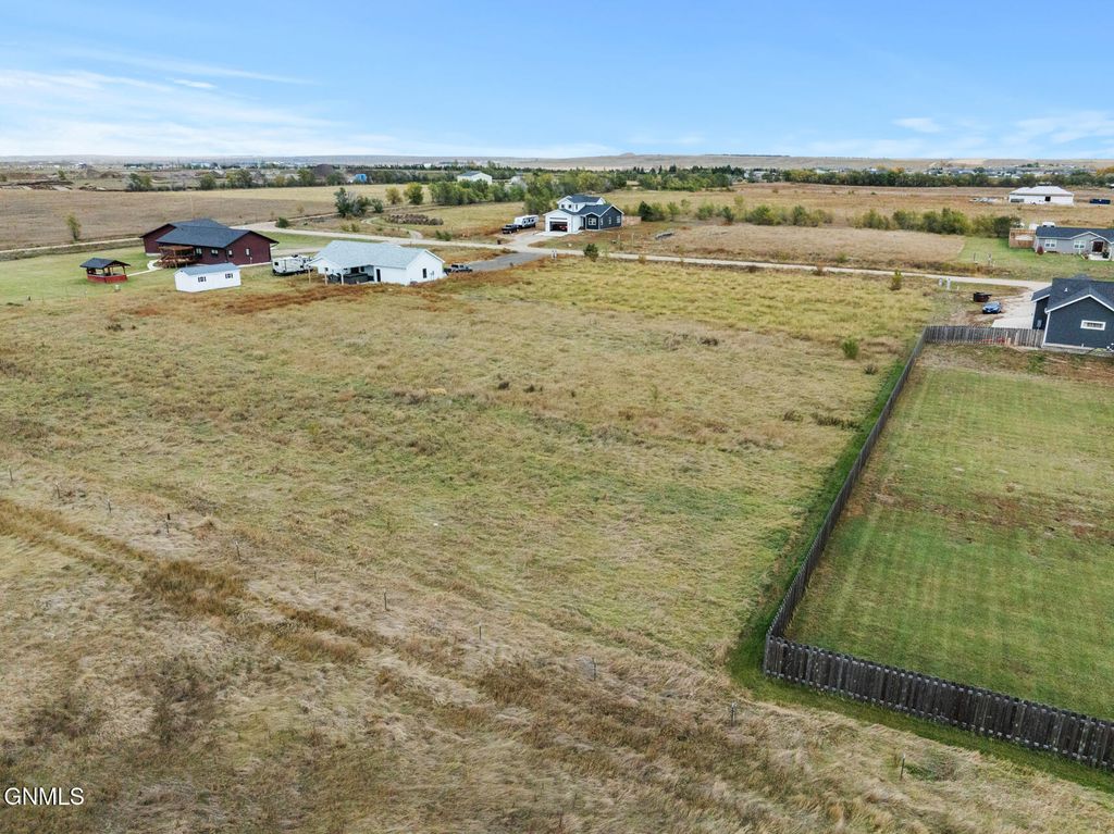 5489 Matthew Avenue, Williston, ND 58801 photo 6