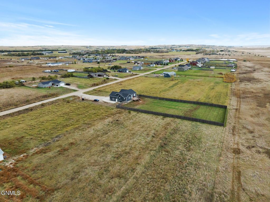 5489 Matthew Avenue, Williston, ND 58801 photo 9