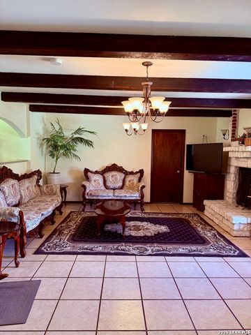 1215 RED GATE DR, San Antonio, TX 78264