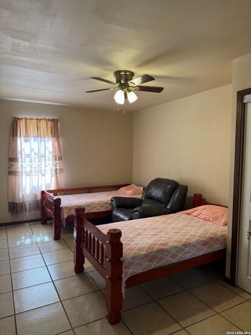 1215 RED GATE DR, San Antonio, TX 78264