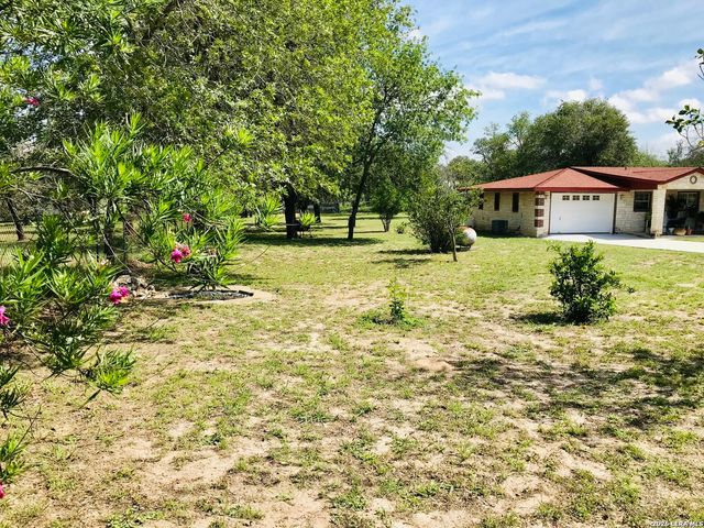 1215 RED GATE DR, San Antonio, TX 78264