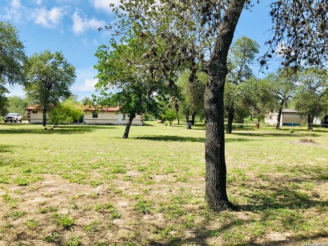 1215 RED GATE DR, San Antonio, TX 78264