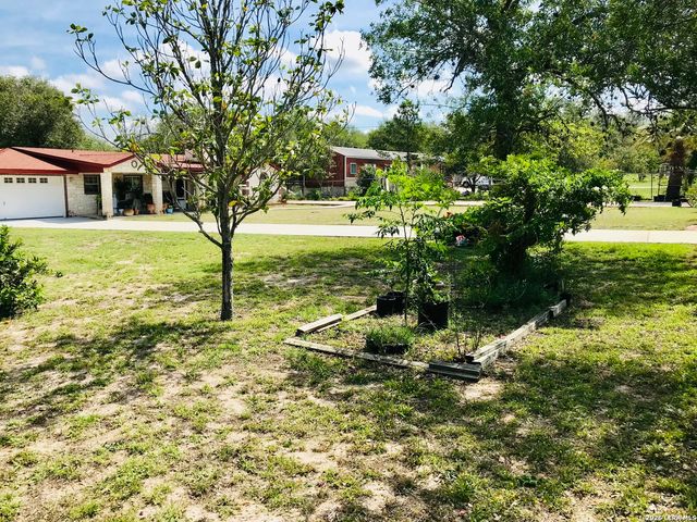 1215 RED GATE DR, San Antonio, TX 78264