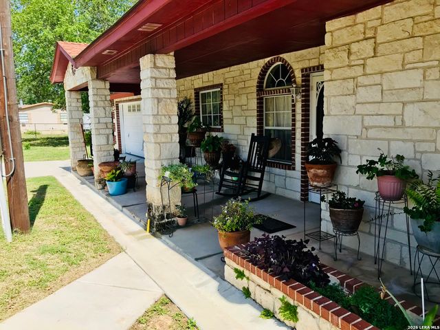 1215 RED GATE DR, San Antonio, TX 78264