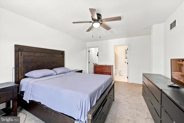 30 DUTTONVIEW RD, Aston, PA 19014
