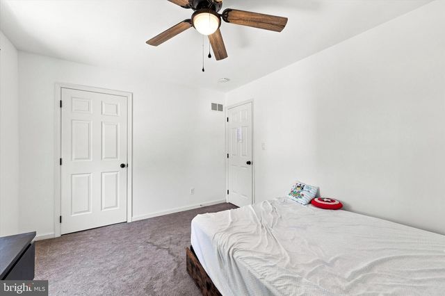 30 DUTTONVIEW RD, Aston, PA 19014
