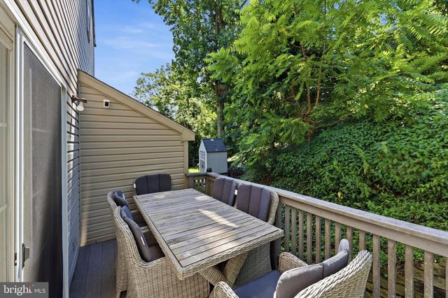 30 DUTTONVIEW RD, Aston, PA 19014