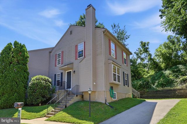 30 DUTTONVIEW RD, Aston, PA 19014