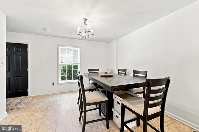 30 DUTTONVIEW RD, Aston, PA 19014