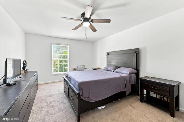 30 DUTTONVIEW RD, Aston, PA 19014