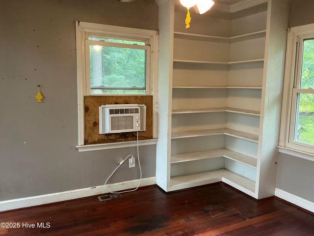 128 Robinhood Drive, Jacksonville, NC 28546