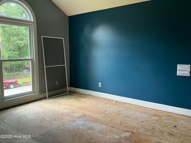 128 Robinhood Drive, Jacksonville, NC 28546