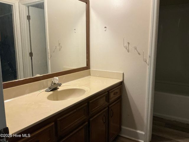 128 Robinhood Drive, Jacksonville, NC 28546