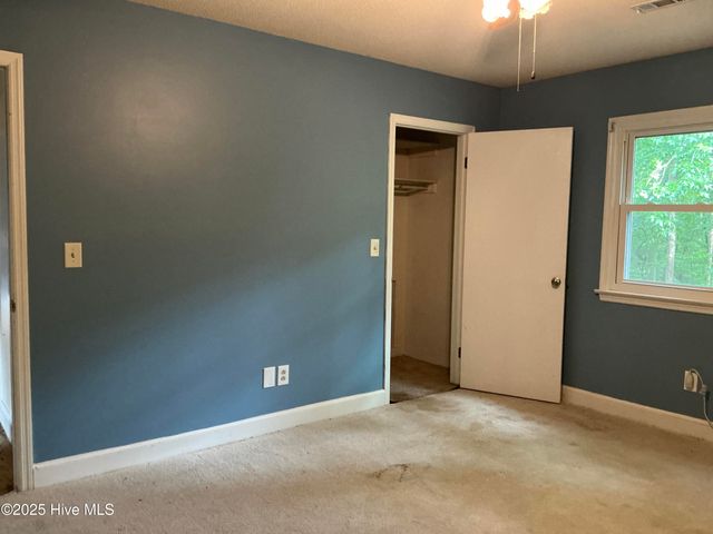 128 Robinhood Drive, Jacksonville, NC 28546