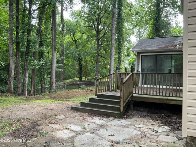 128 Robinhood Drive, Jacksonville, NC 28546