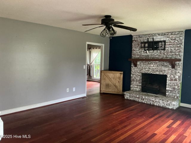 128 Robinhood Drive, Jacksonville, NC 28546
