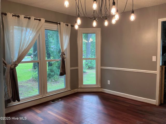 128 Robinhood Drive, Jacksonville, NC 28546