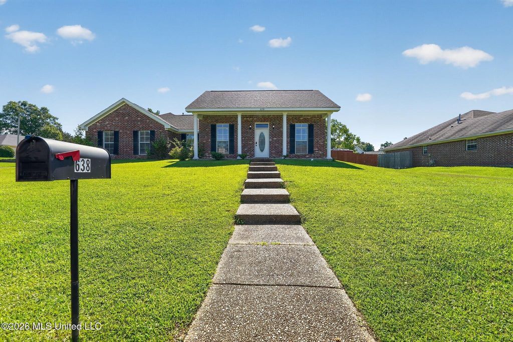 638 Oak Ridge Way, Pearl, MS 39208