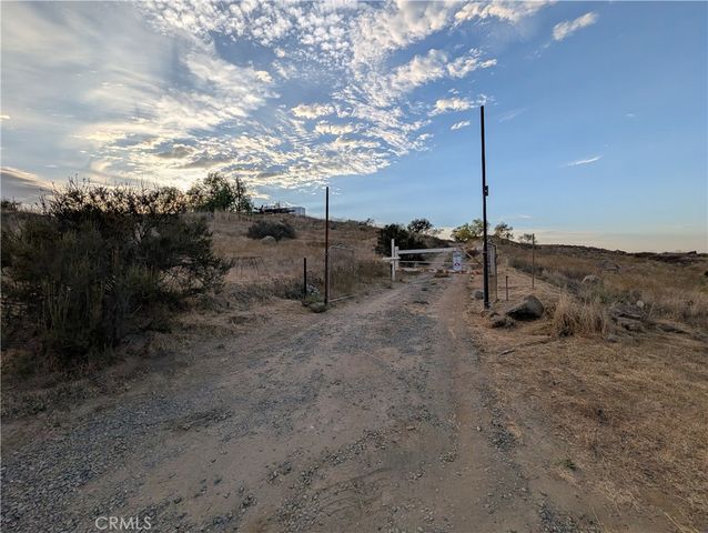 16690 Harris, Perris, CA 92570