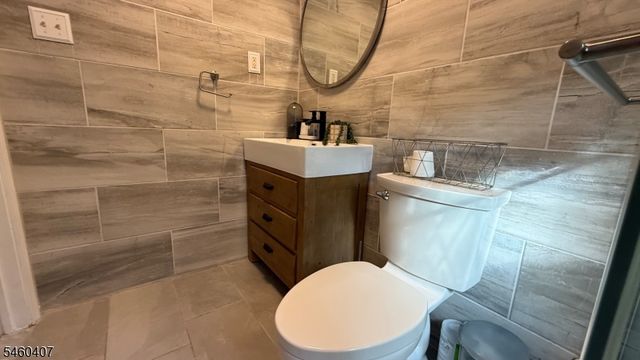 70 Farm Rd, Hillsborough Twp., NJ 08844