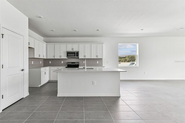 9122 OPTIMIST WAY, Palmetto, FL 34221