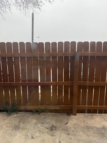 923 Vance Jackson, San Antonio, TX 78201