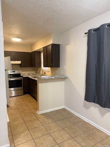 923 Vance Jackson, San Antonio, TX 78201