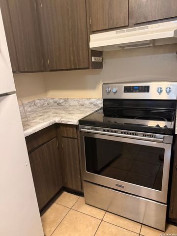 923 Vance Jackson, San Antonio, TX 78201