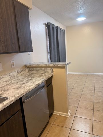 923 Vance Jackson, San Antonio, TX 78201